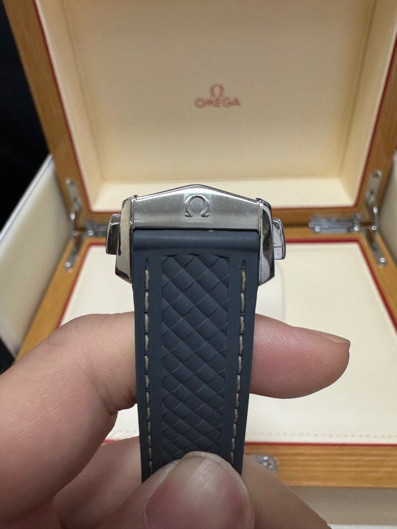 22年全套 五年國際保 Omega AQUA TERRA 150米 (極近新)