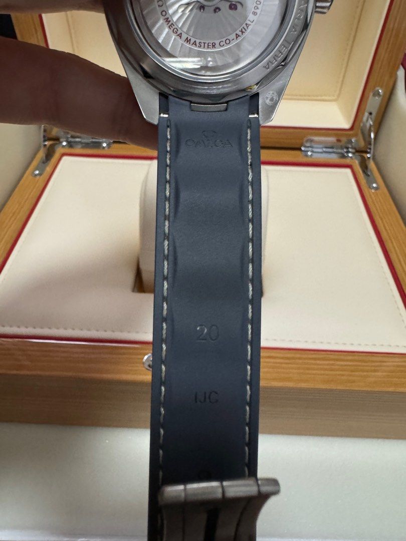 22年全套 五年國際保 Omega AQUA TERRA 150米 (極近新)