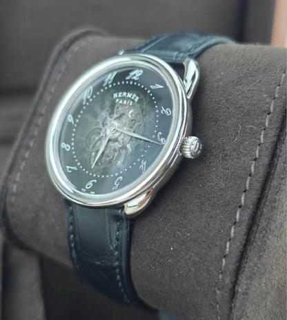 24年1月 新淨 Hermes ARCEAU W049008WW00 (全套 鏤空錶面 獨特設計)