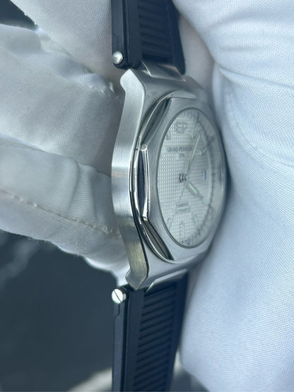 芝柏 Girard Perregaux 桂冠 81005-11-131-BB6A