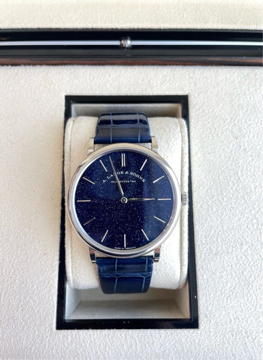 Lange 205.086 藍色星空砂金錶盤