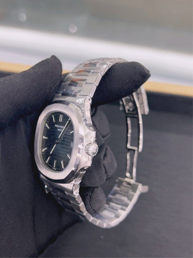 Patek Philippe Nautilus PP 5711/1A-010 5711 (升值必備 全套 鋼王 各年份)