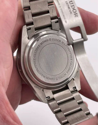 Tudor 帝陀 23年 25600 (抵玩到喊 碧咸之選)