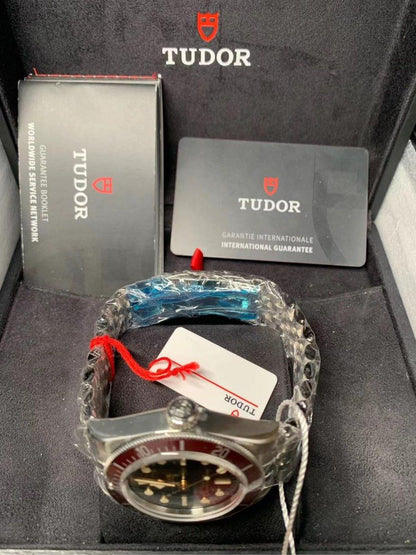 Tudor 帝陀 7941A1A0RU BLACK BAY 紅圈珠帶