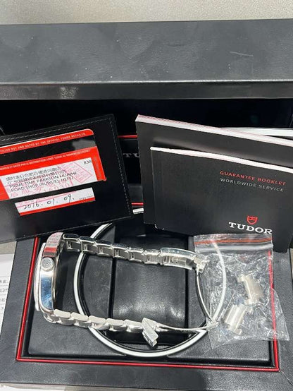 Tudor Black Bay M79220R 79220R (小花版 懷舊即買 帝舵)